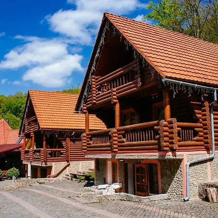 Zajazd Toursit Complex Kvasova *